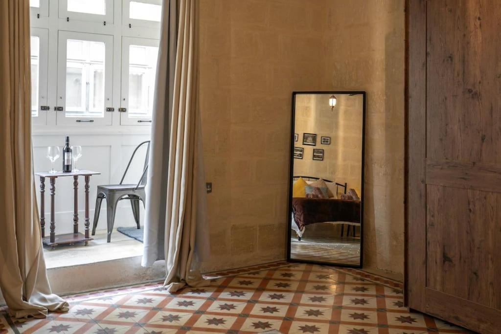 Daire Chic, Stylish & Spacious Flat In